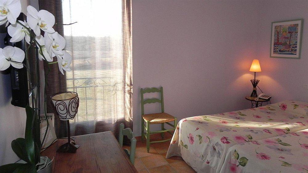 Hotel La Bastide D'Iris Vagnas Bagian luar foto