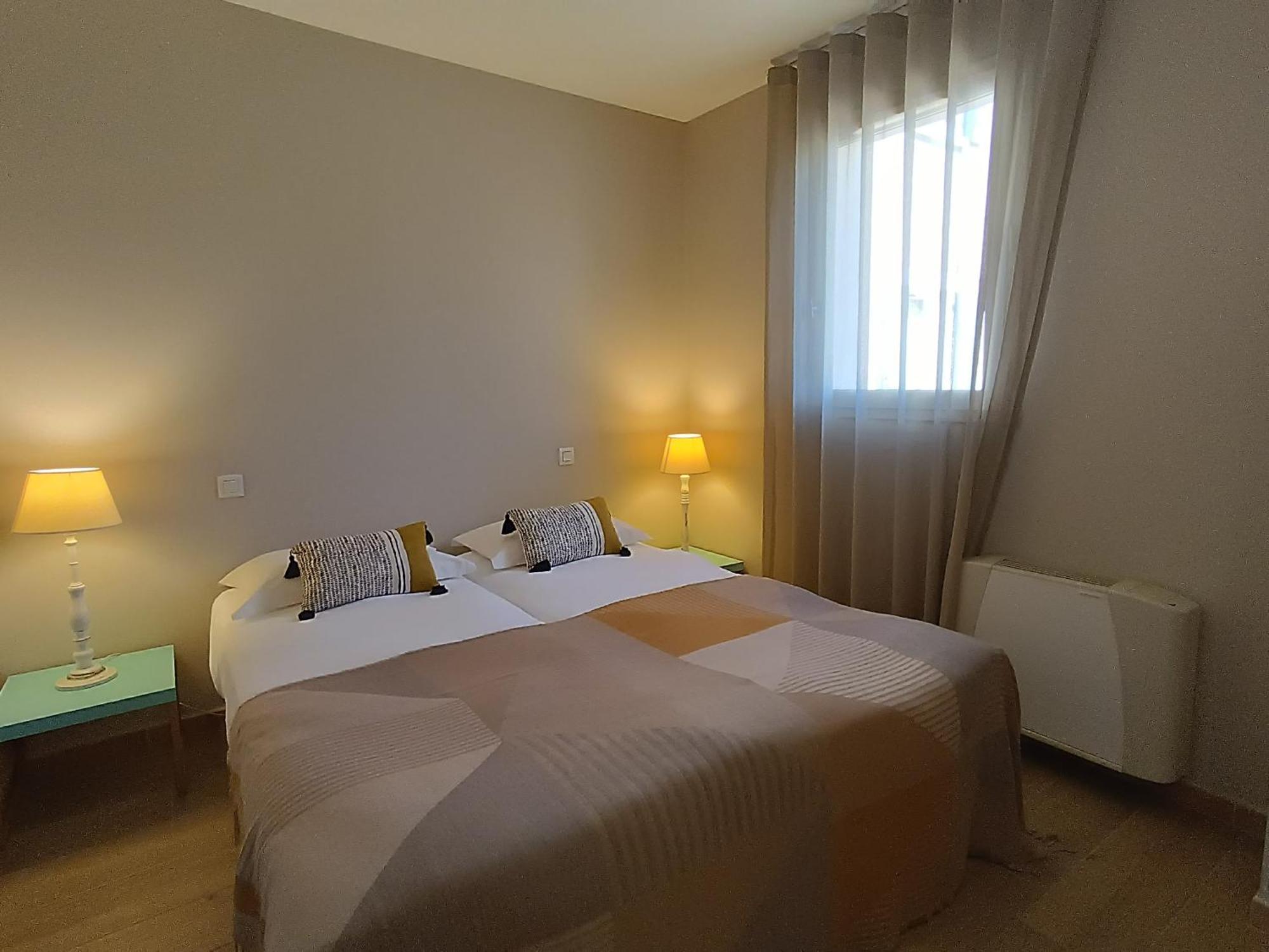 Hotel La Bastide D'Iris Vagnas Bagian luar foto