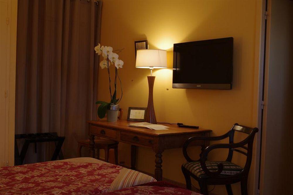 Hotel La Bastide D'Iris Vagnas Bagian luar foto